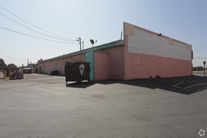 More Photos Of 1700-1736 W Highland Ave, San Bernardino Veterinarian Kennel For Lease