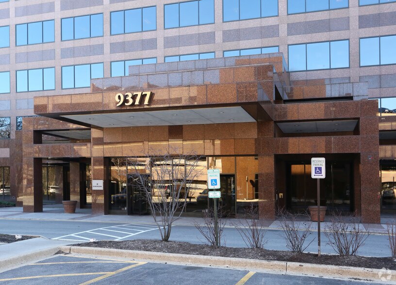More Photos Of 9377 W Higgins Rd, Rosemont Office For Lease