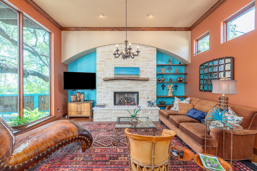 More Photos Of 1300 Bluff St, Austin Flex For Sale