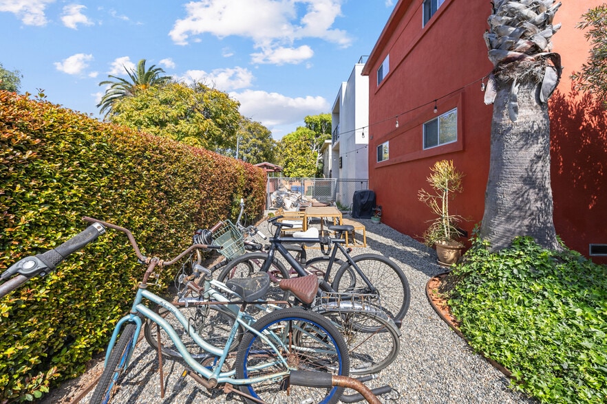 More Photos Of 502 Westminster ave, Venice Apartments For Sale