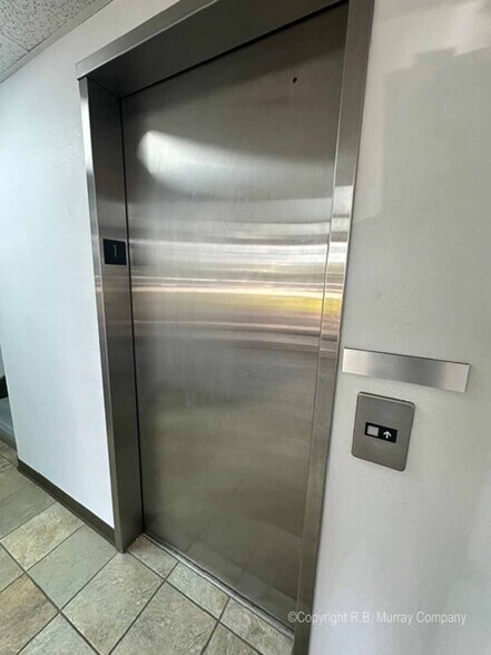 More Photos Of 2503 N Neergard Ave, Springfield Warehouse For Lease