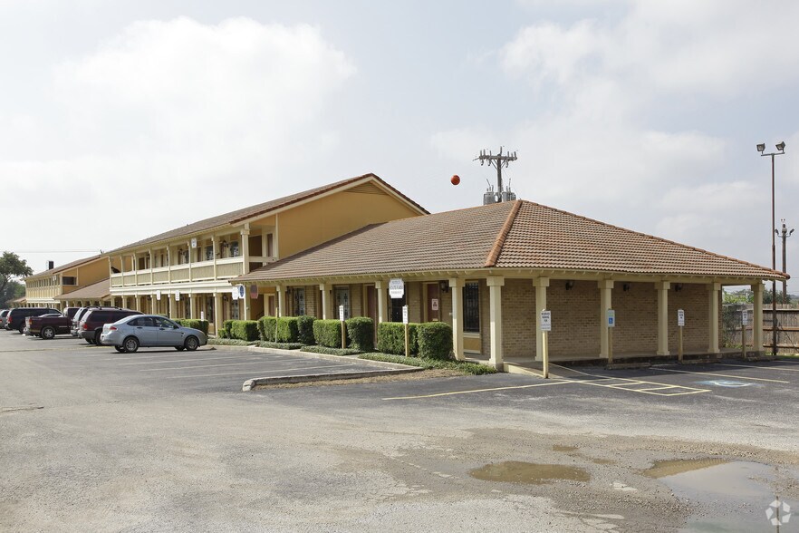 More Photos Of 2379 NE Loop 410, San Antonio Medical For Sale