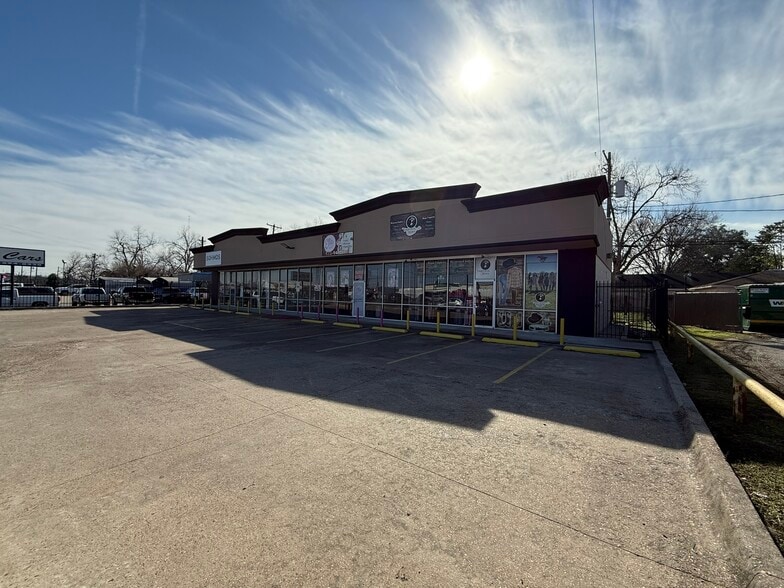 More Photos Of 834 Little York Rd, Houston Freestanding For Sale