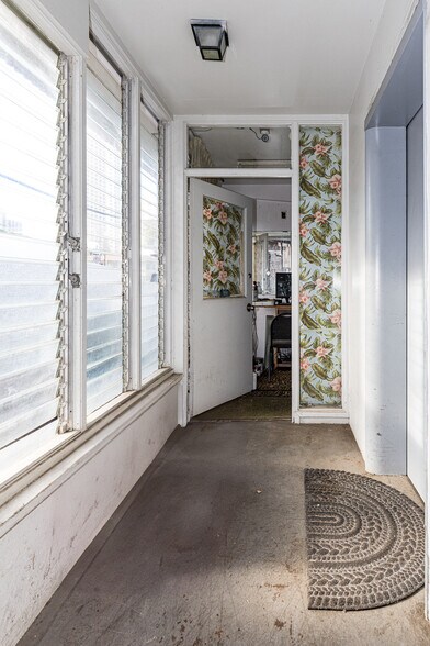 More Photos Of 250 Kapili St, Honolulu Apartments For Sale