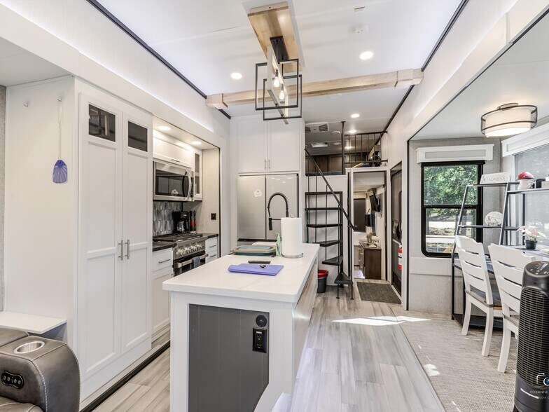 More Photos Of 16064 Mulberry Dr, Little Elm Hospitality For Sale