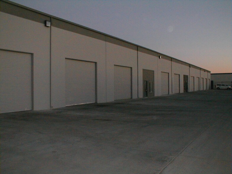 More Photos Of 631 Railroad Ave, Fairfield Manufacturing For Lease