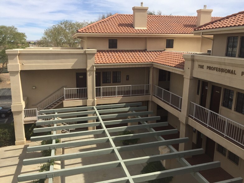 More Photos Of 3166 E Palmdale Blvd, Palmdale Office For Sale