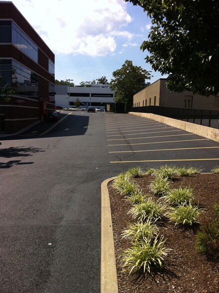 More Photos Of 1300 N Grant Ave, Wilmington Office For Sale