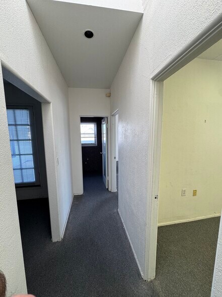 More Photos Of 3951-3957 Goldfinch St, San Diego Storefront Retail Office For Lease