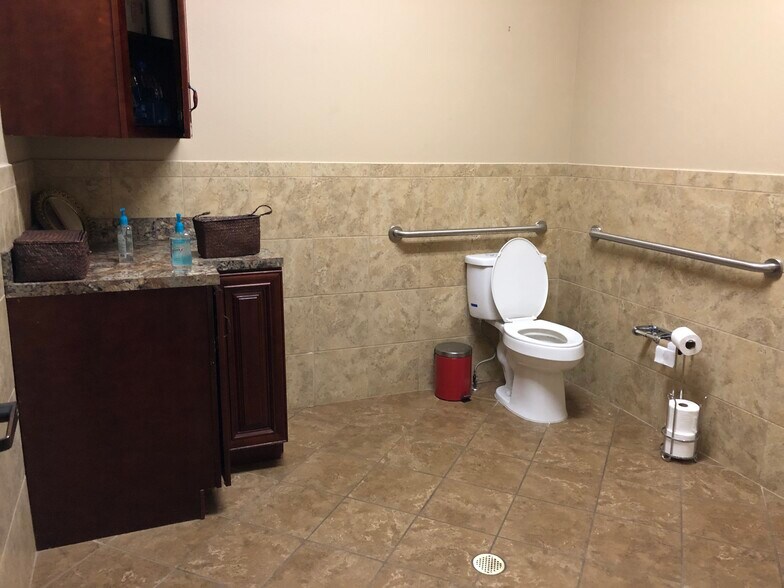 More Photos Of 1808 Front St, Slidell Office For Lease