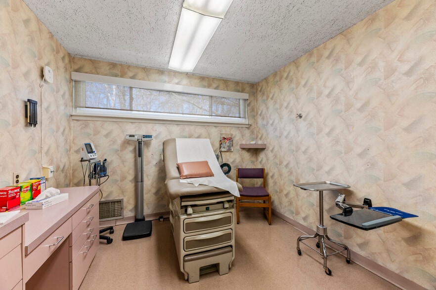 More Photos Of 123 Dunhams Corner Rd, East Brunswick Medical For Sale