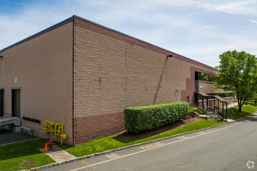 More Photos Of 208 Passaic Ave, Fairfield Industrial For Sale