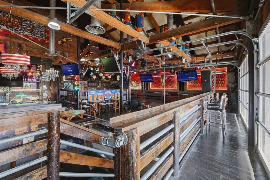 More Photos Of 3330 N Academy Blvd, Colorado Springs Bar For Sale