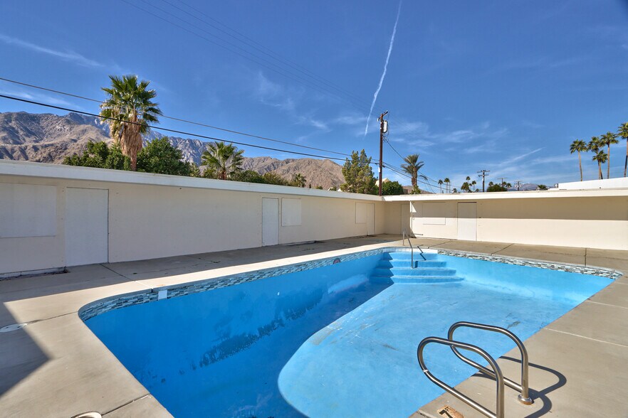 More Photos Of 2249 N Palm Canyon Dr, Palm Springs Hotel For Sale