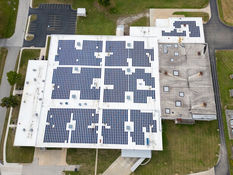 More Photos Of 6800 N Chestnut St, Ravenna Warehouse For Sale