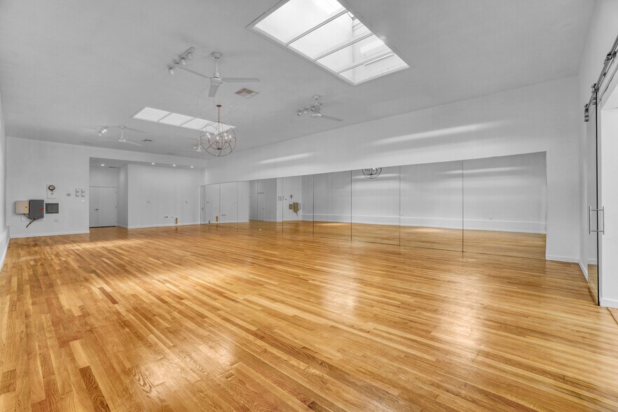 More Photos Of 177 Culver Blvd, Playa Del Rey Storefront For Lease