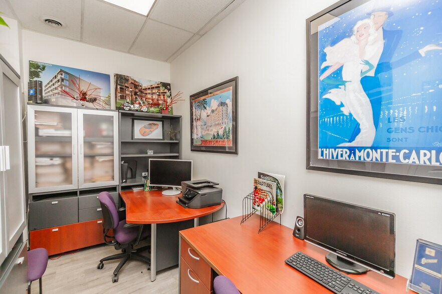 More Photos Of 1103 N Western Ave, Chicago Storefront Retail Office For Lease