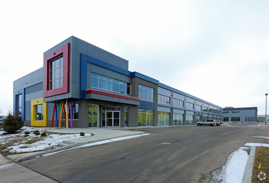 More Photos Of 9050 22 Av SW, Edmonton Showroom For Sale