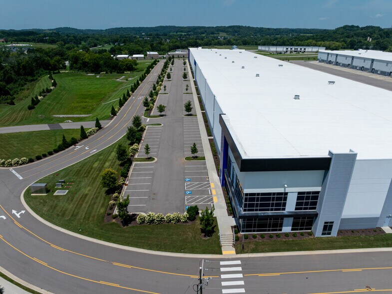More Photos Of 825 Beechcroft Rd, Spring Hill Unknown For Lease