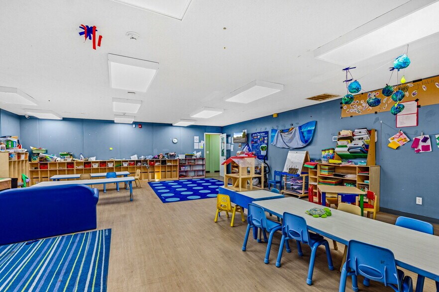 More Photos Of 925 Hendricks Dr, Lebanon Daycare Center For Sale