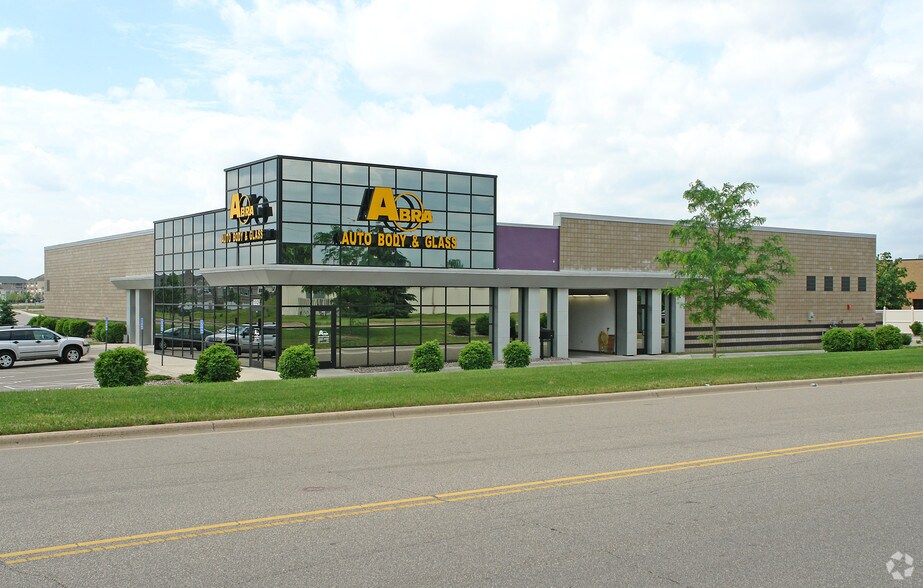 Primary Photo Of 15129 Foliage Ave, Apple Valley Auto Repair For Sale