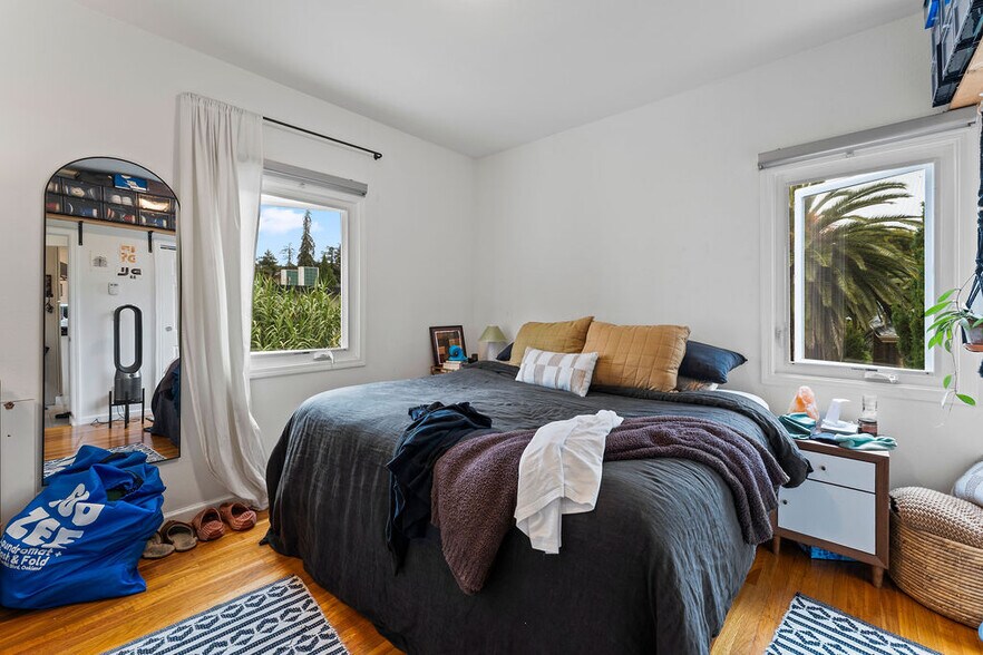 More Photos Of 74 Pearl St, Oakland Apartments For Sale