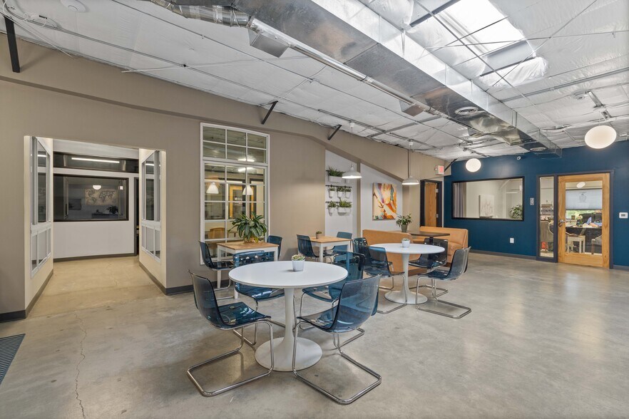 More Photos Of 1508 Nw Vivion Rd, Kansas City Coworking Space