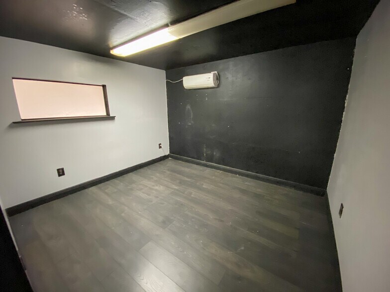 More Photos Of 2845 NW 35th St, Miami Warehouse For Sale