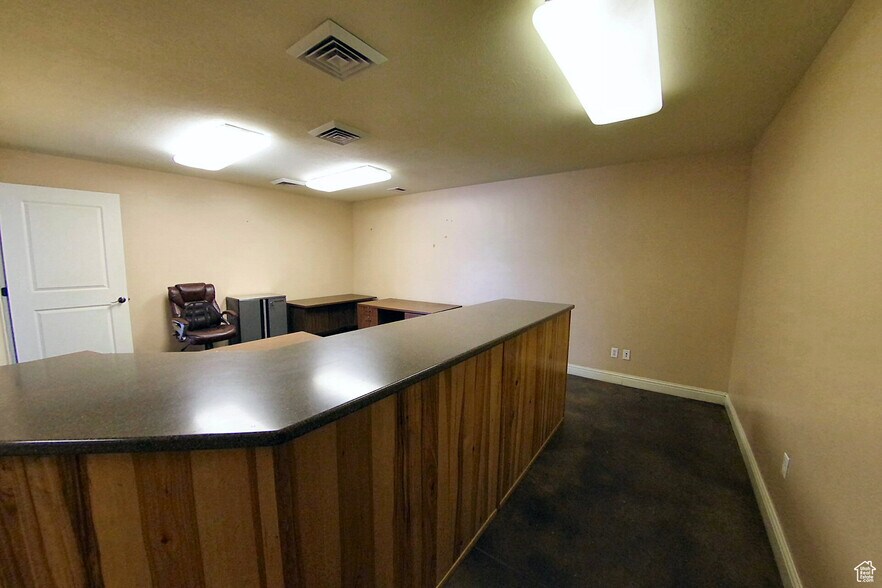 More Photos Of 848 S 2000 W, Syracuse Unknown For Lease