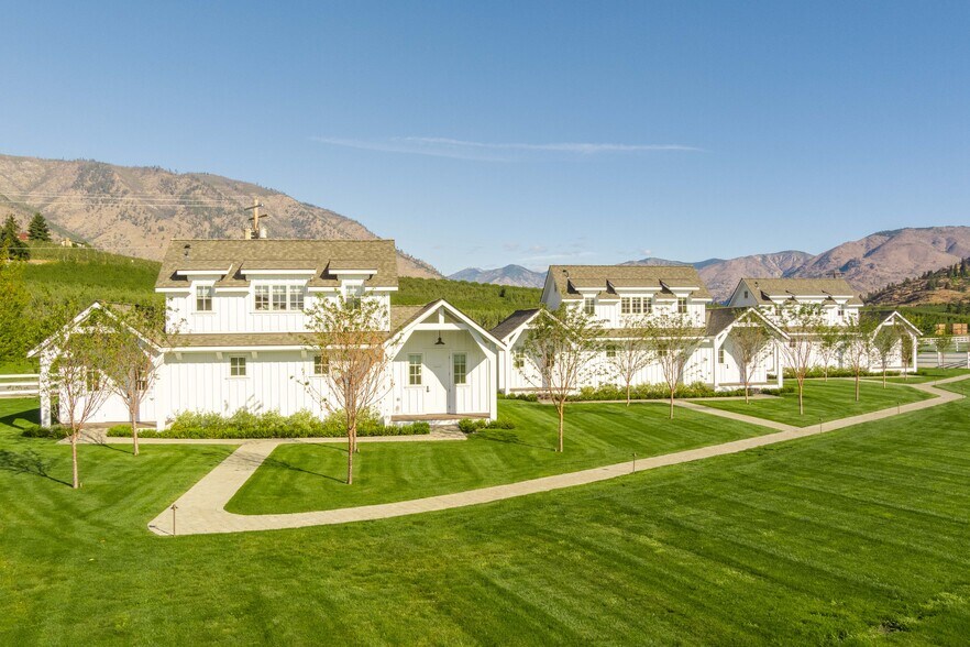 More Photos Of 4848 Green Ave, Manson Hotel For Sale