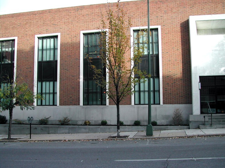 More Photos Of 202 N Duke St, Lancaster Office For Sale