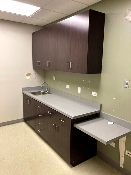 More Photos Of 1535 Lake Cook Rd, Northbrook Unknown For Lease
