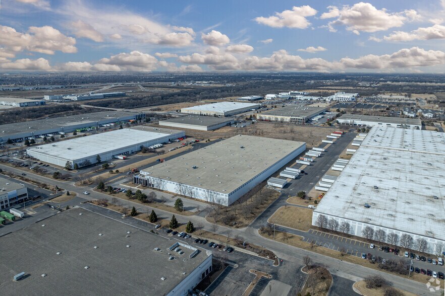 More Photos Of 4001-4021 Rock Creek Blvd, Joliet Distribution For Lease