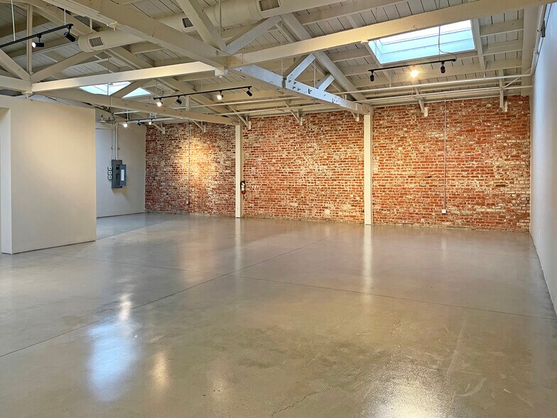 More Photos Of 3529 Fruitvale Ave, Oakland Light Manufacturing For Sale