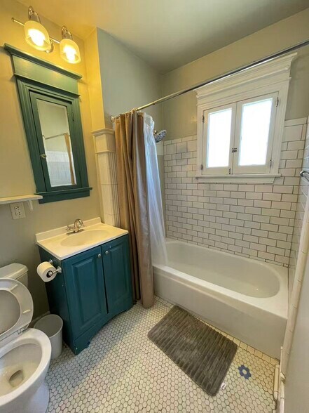 More Photos Of 638-650 Mar Vista Ave, Pasadena Apartments For Sale