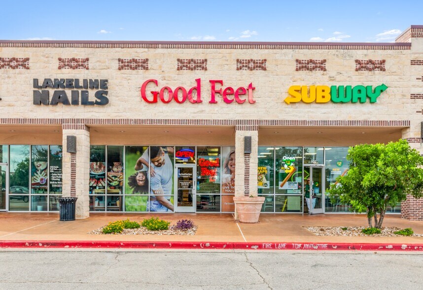 More Photos Of 10900 Lakeline Mall Blvd, Austin Storefront For Lease