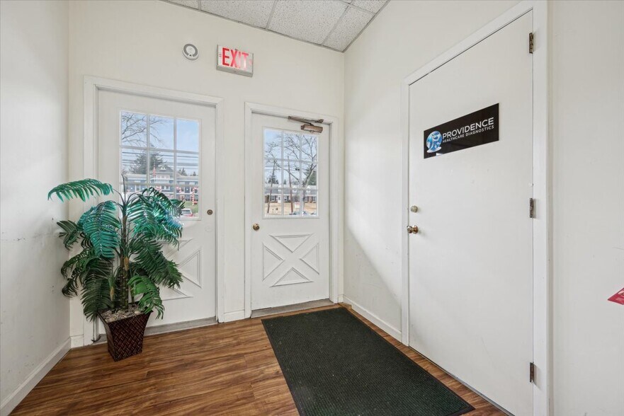 More Photos Of 10 Shawnee Dr, Watchung Medical For Lease
