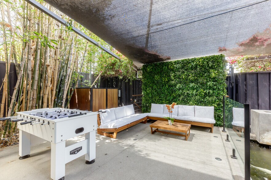 More Photos Of 1746 Abbot Kinney Blvd, Venice Loft Creative Space For Lease