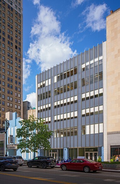 More Photos Of 1528-1530 Woodward Ave, Detroit Office For Lease