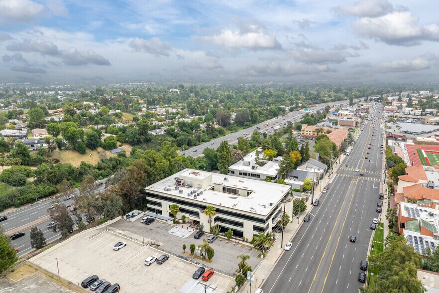More Photos Of 20335 Ventura Blvd, Woodland Hills Office For Lease
