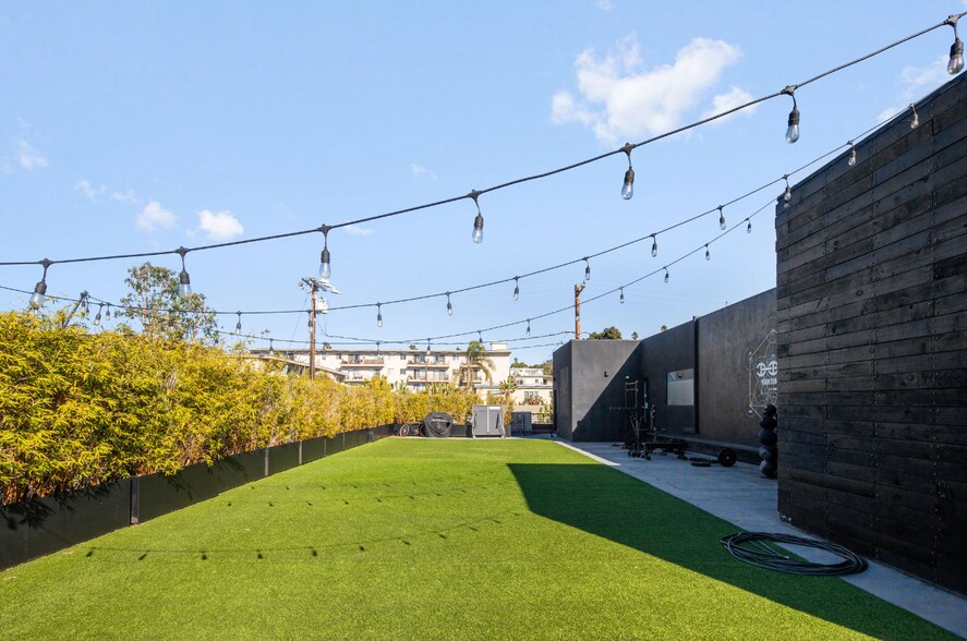 More Photos Of 2217-2219 Main St, Santa Monica Loft Creative Space For Lease