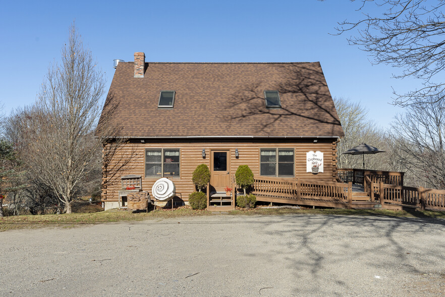 Primary Photo Of 137 Huddle Rd, New Harbor Restaurant For Sale