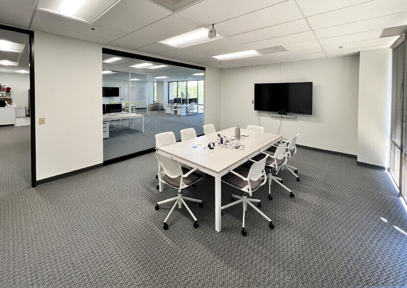 More Photos Of 2155 Louisiana Blvd NE, Albuquerque Office For Lease