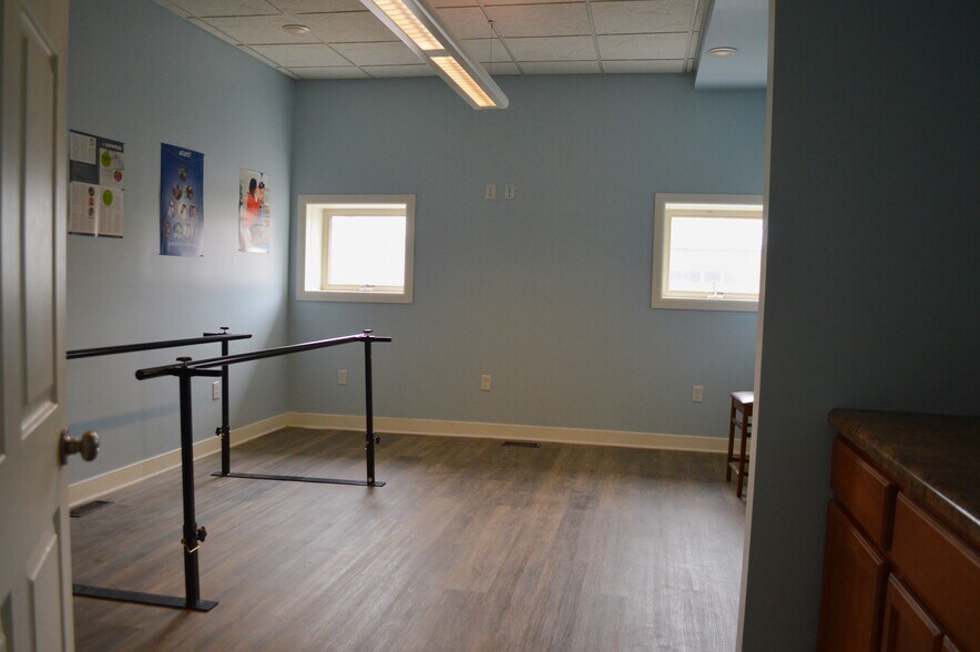 More Photos Of 960 King Hwy, Kalamazoo Medical For Sale