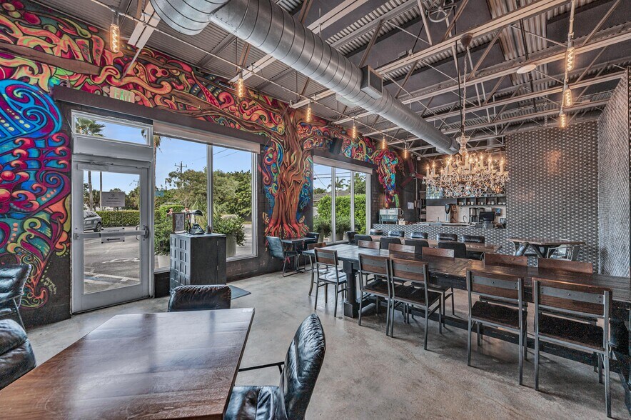 More Photos Of 815 NE 13th St, Fort Lauderdale Freestanding For Sale