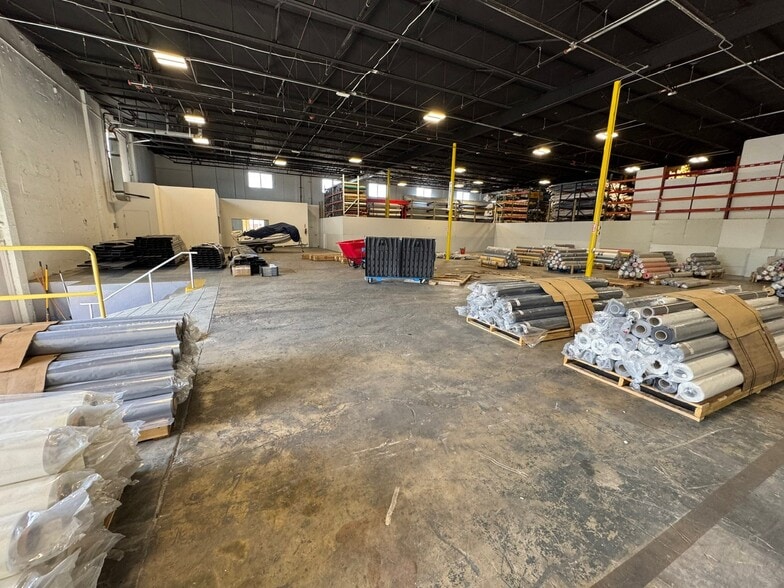 More Photos Of 2170-2290 W 8th Ave, Hialeah Warehouse For Lease