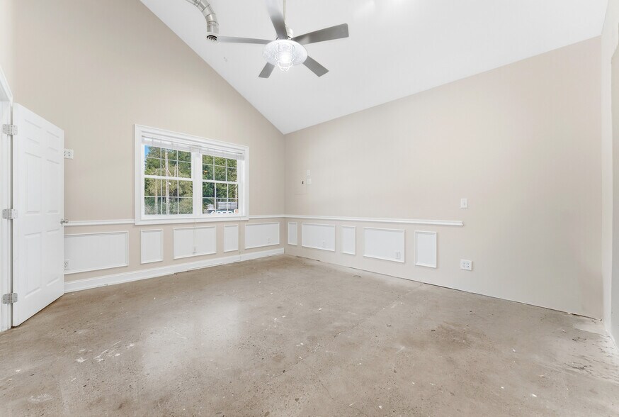 More Photos Of 351 Scotts Run Rd, Maidsville Office Residential For Lease