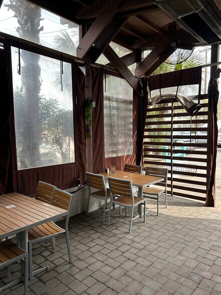 More Photos Of 6 N Market St, Charleston Restaurant For Sale