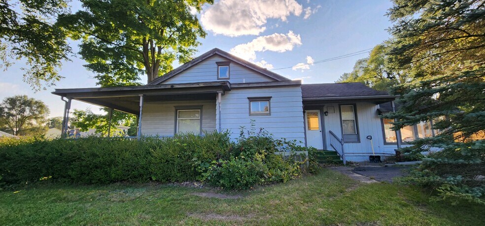 More Photos Of 545 E Main St, Pinckney Office Residential For Sale