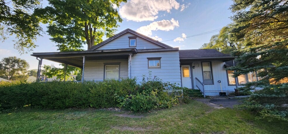 More Photos Of 545 E Main St, Pinckney Office Residential For Sale